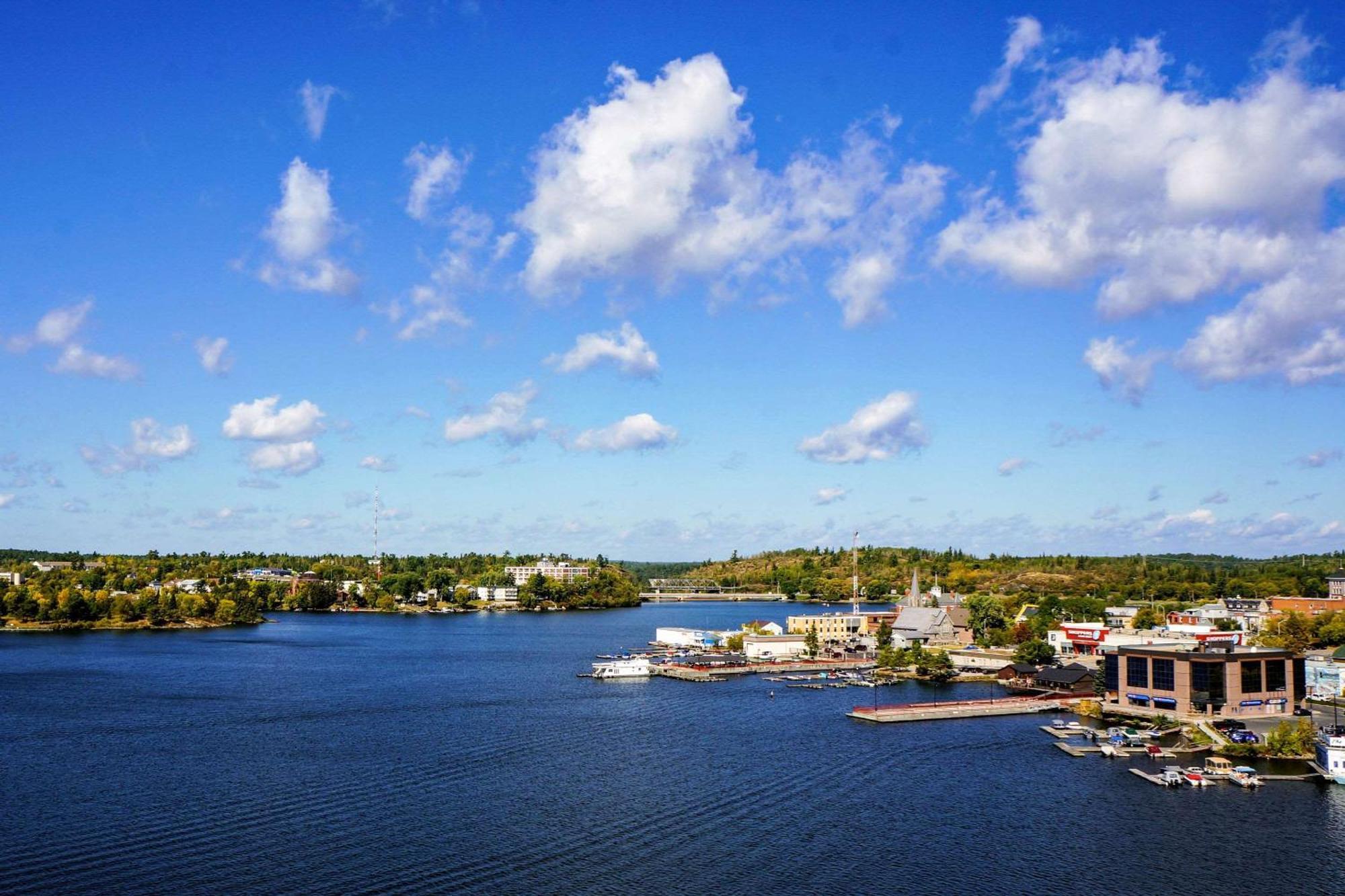 Clarion Lakeside Inn & Conference Centre Кенора Екстер'єр фото